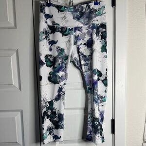 Apana Women's Leggings with Blue and Green Floral Pattern